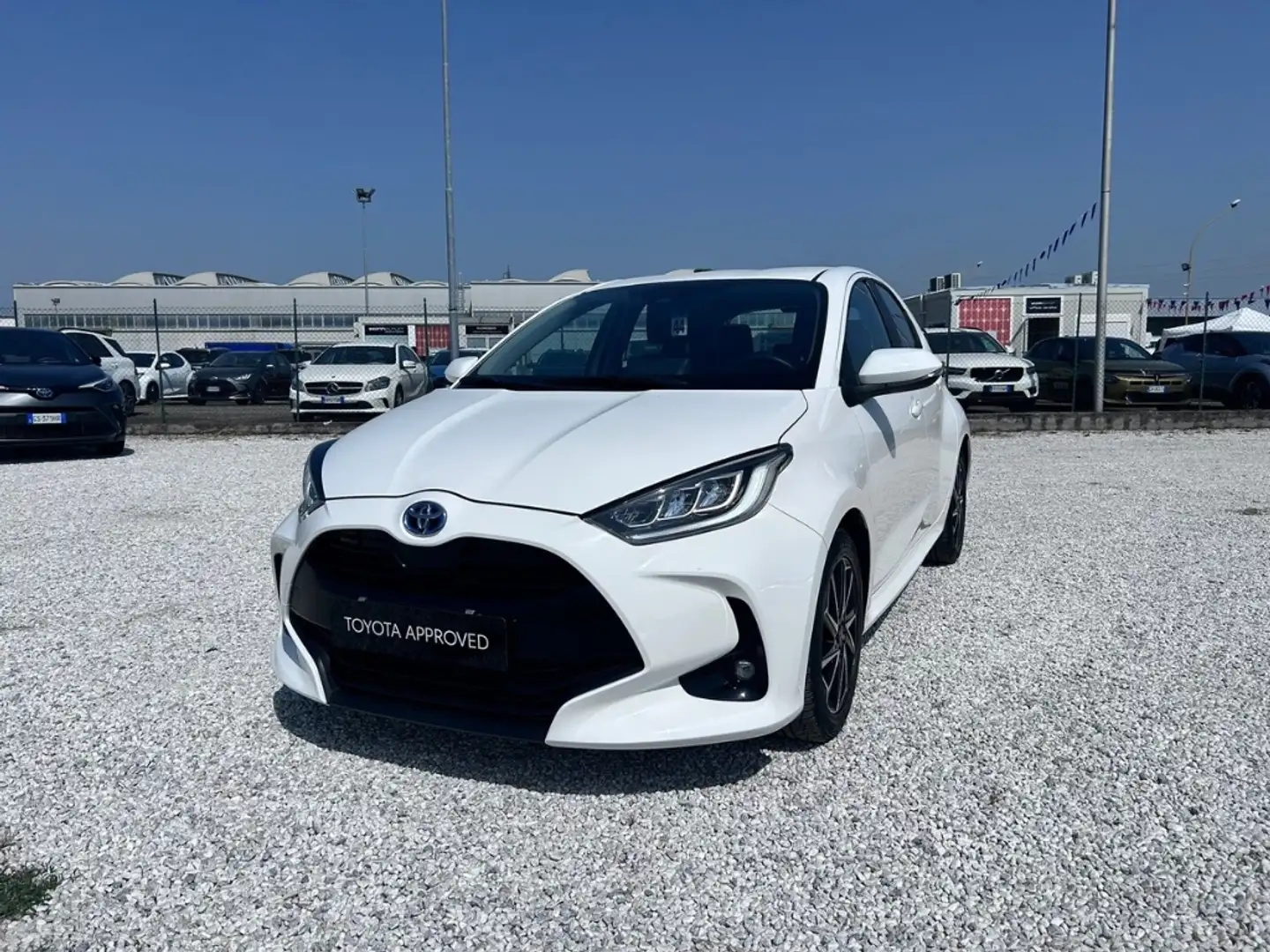 Toyota Yaris 1.5 Hybrid 5 porte Trend Wit - 1