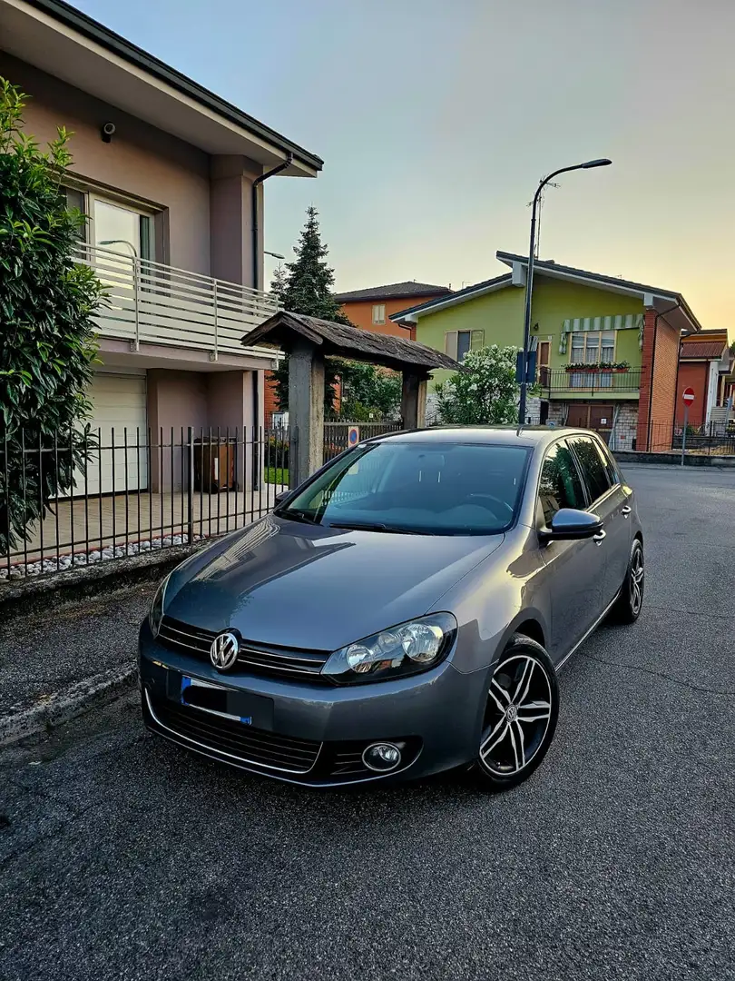 Volkswagen Golf 5p 1.6 tdi Highline - 1