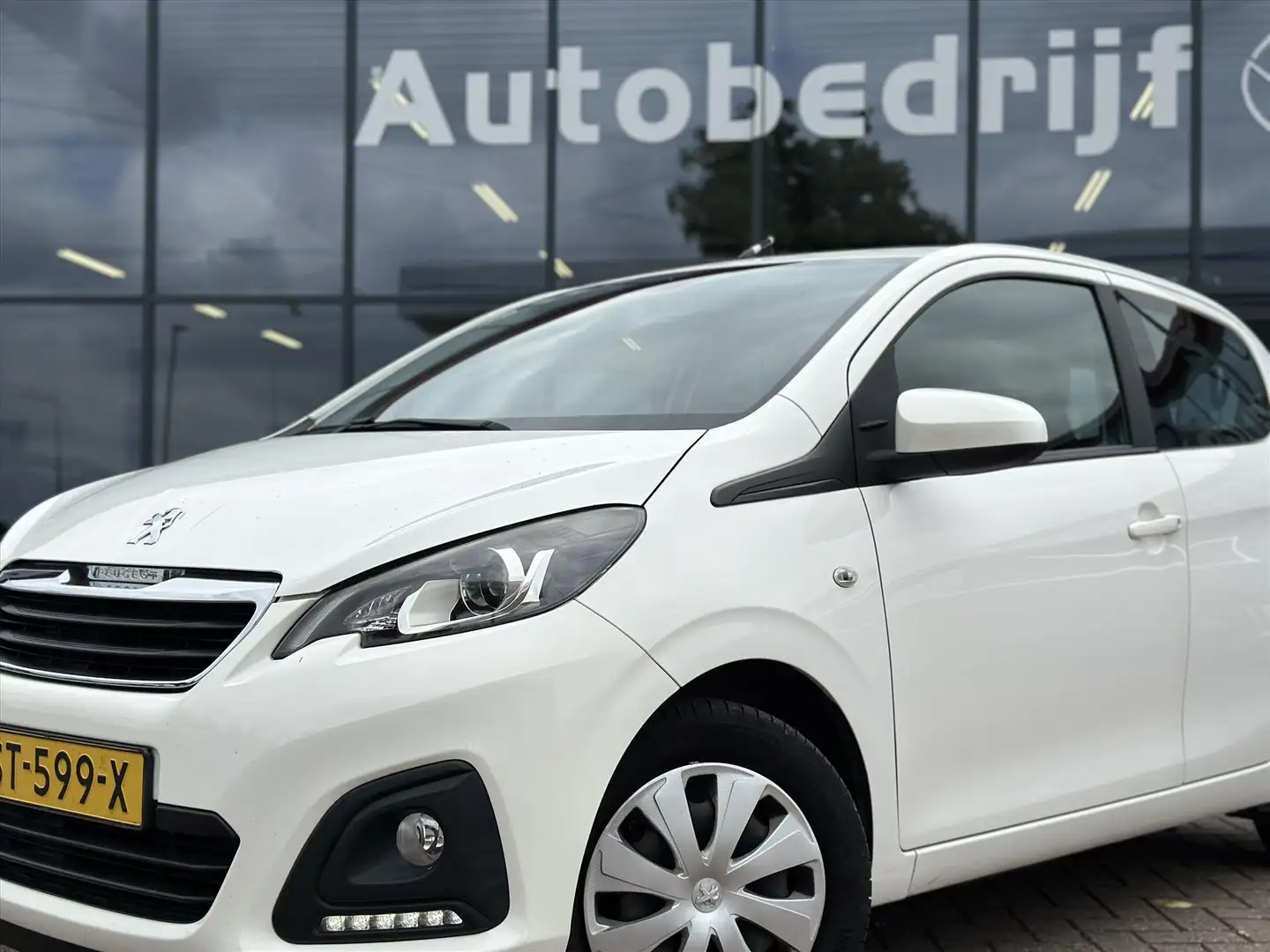 Peugeot 108 1.0 e-VTi 72pk 5D Wit - 2
