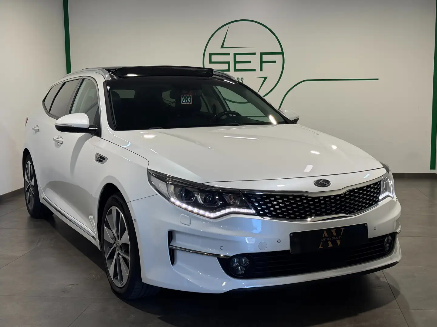 Kia Optima ** 1.7 CRDi ** GPS ** A/C ** GARANTIE 12 MOIS ** Weiß - 1