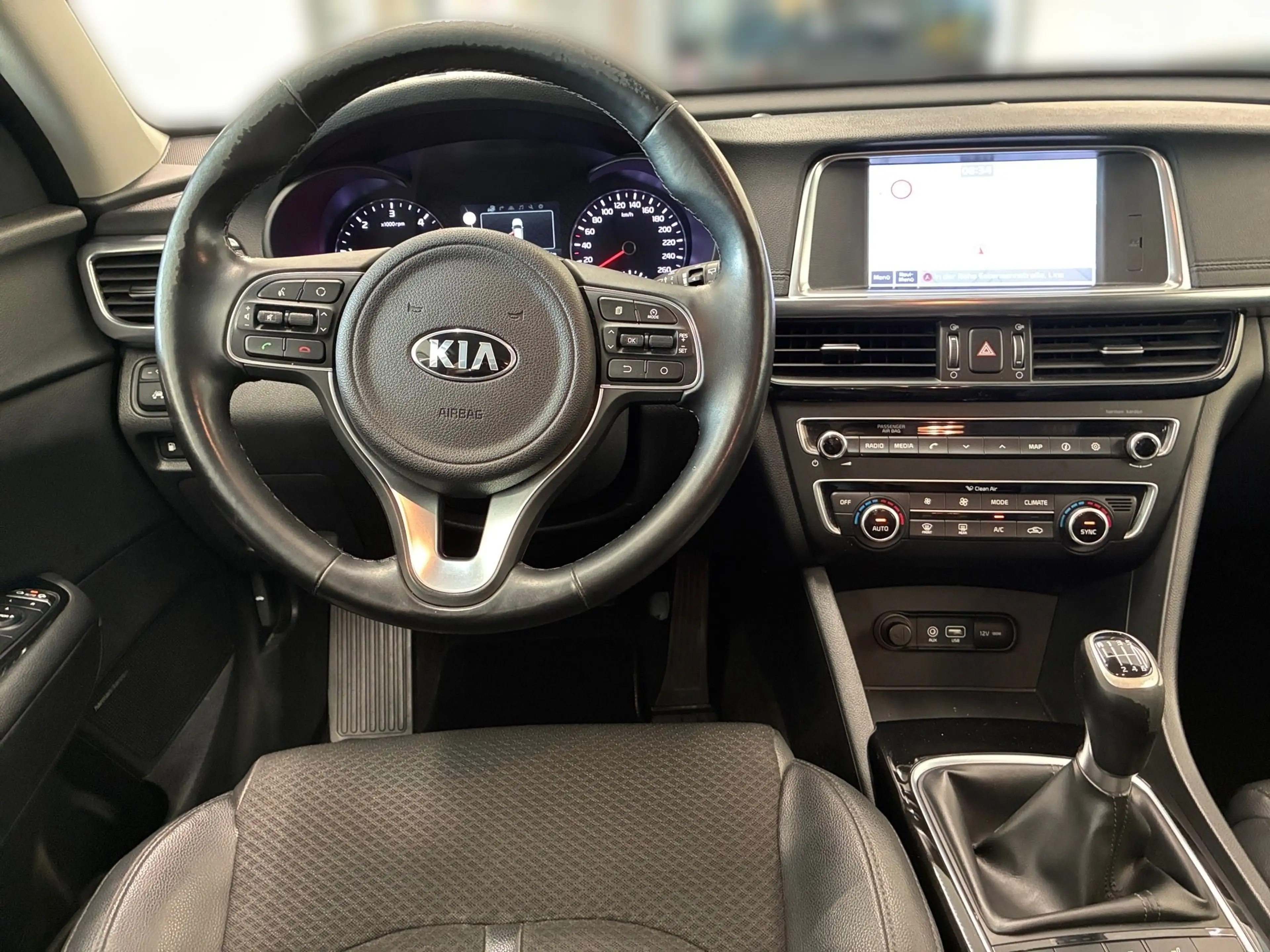 Kia Optima Wagon 1,7 CRDi ISG Gold — photo 8
