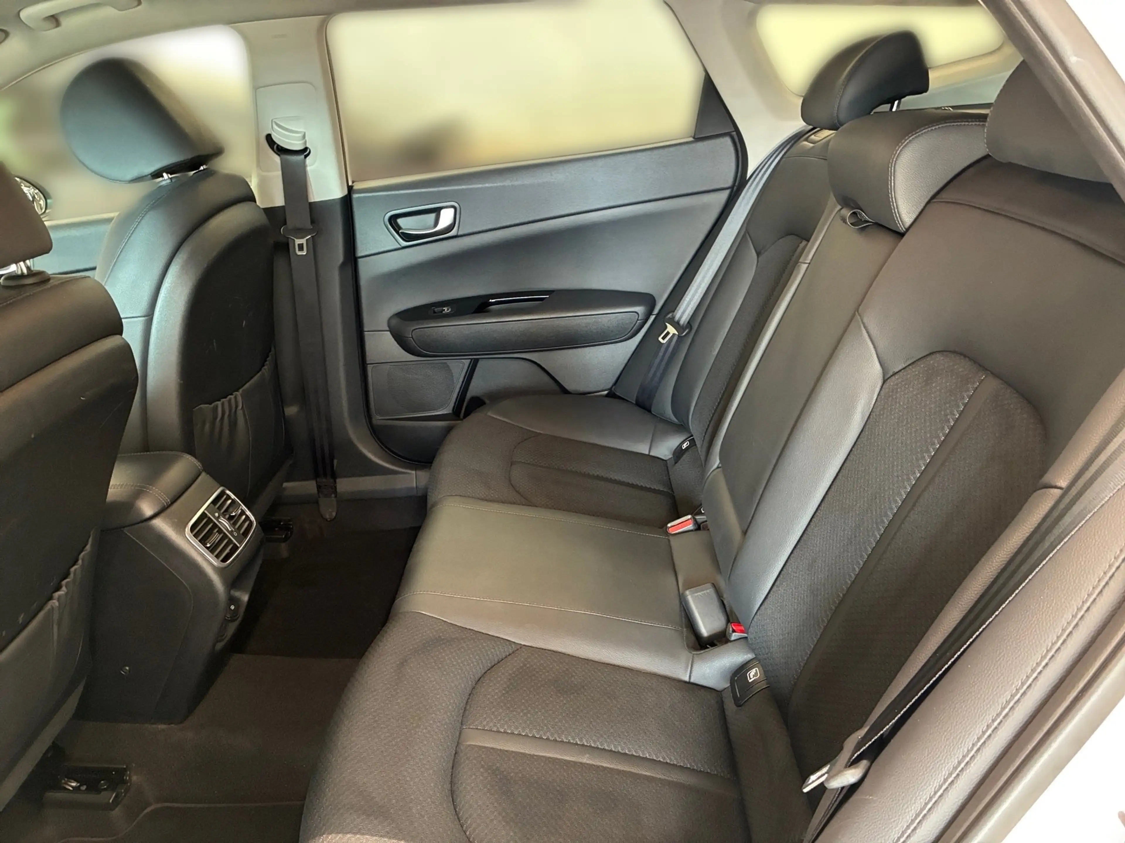 Kia Optima Wagon 1,7 CRDi ISG Gold — photo 7