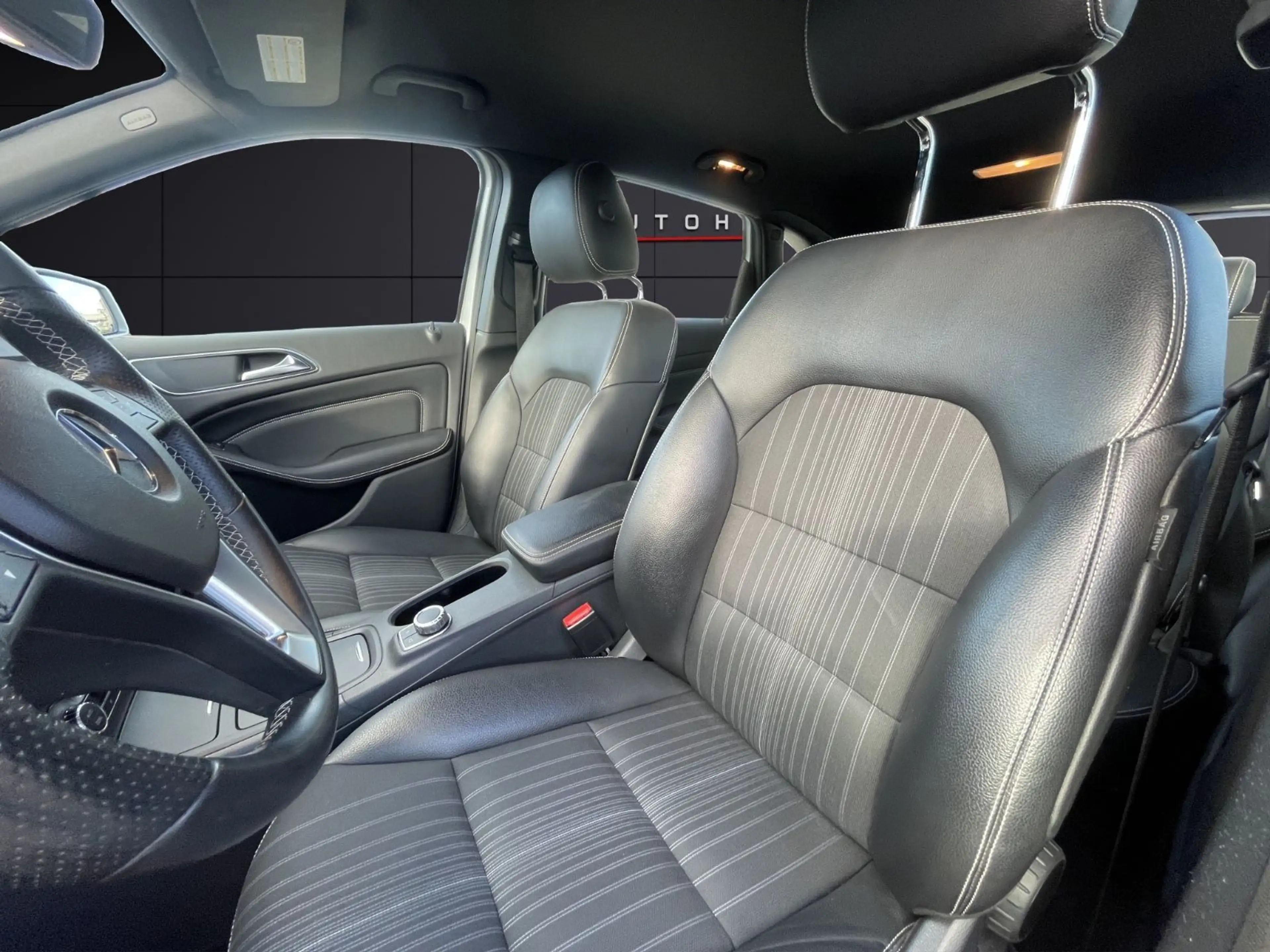 Mercedes-Benz B 200 B200*AUTOM.*PDC*NAVI*S.HEFT*TEMPOMAT*T-LEDER — photo 13
