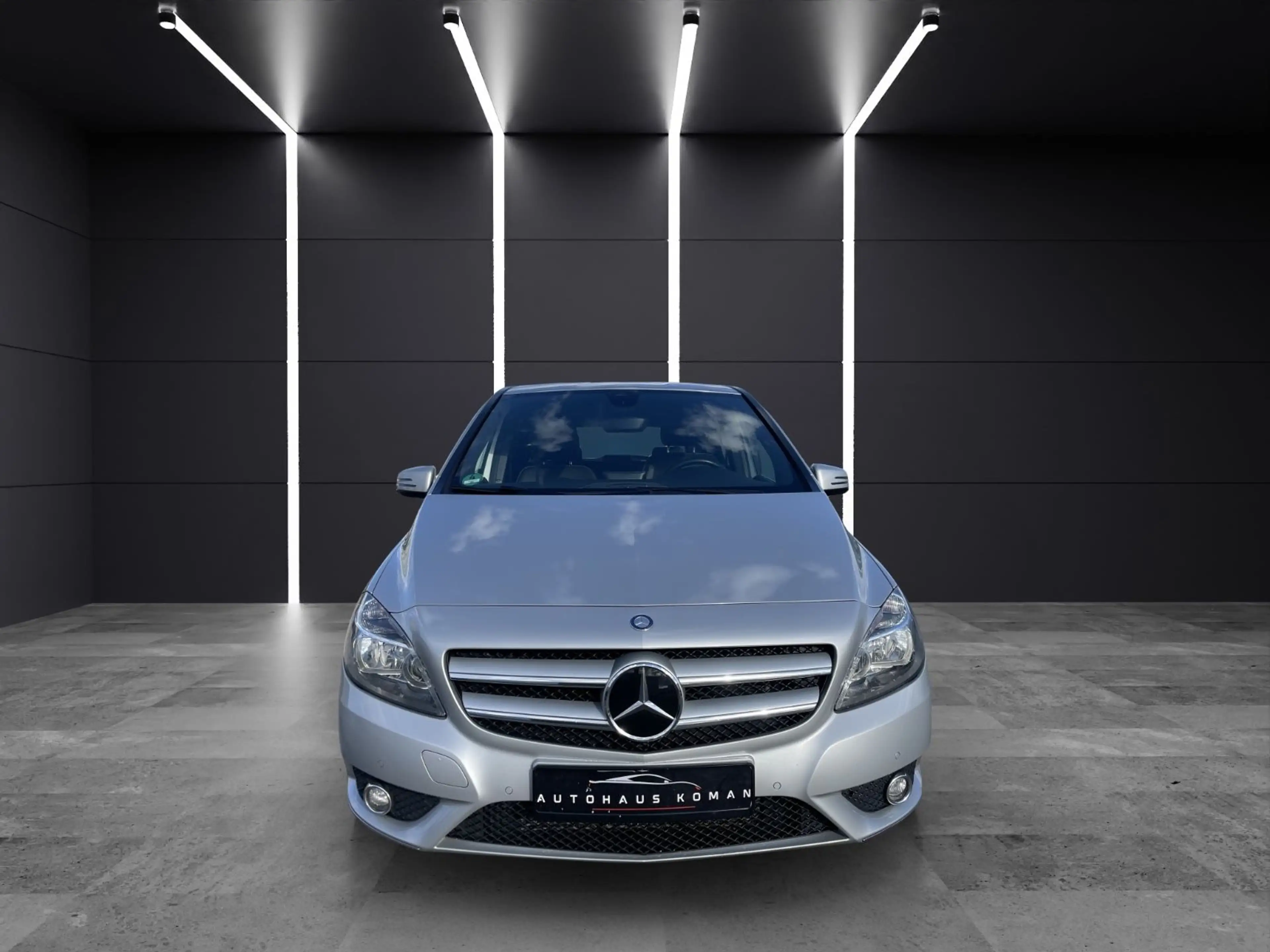 Mercedes-Benz B 200 B200*AUTOM.*PDC*NAVI*S.HEFT*TEMPOMAT*T-LEDER — photo 3