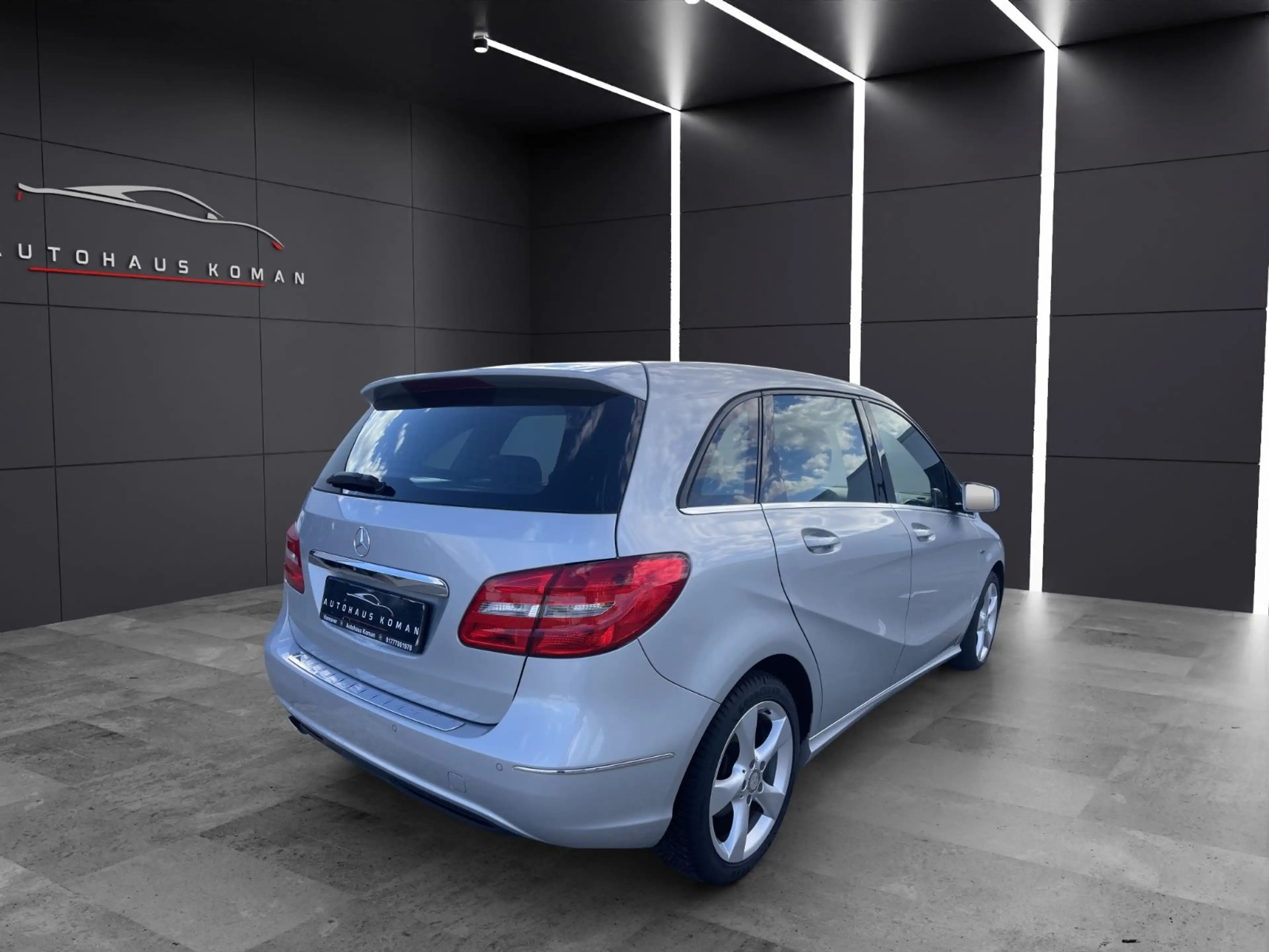 Mercedes-Benz B 200 B200*AUTOM.*PDC*NAVI*S.HEFT*TEMPOMAT*T-LEDER — photo 7