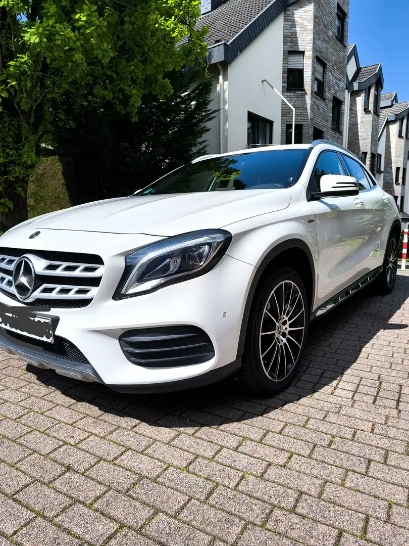 Mercedes-Benz GLA 200 Peak Edition - 2