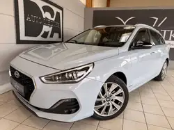 Hyundai i30 cw Passion +/Navi/CarPlay/Sitzhz./Lenkradhz.