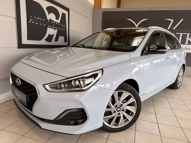 Hyundai i30 cw Passion +/Navi/CarPlay/Sitzhz./Lenkradhz.