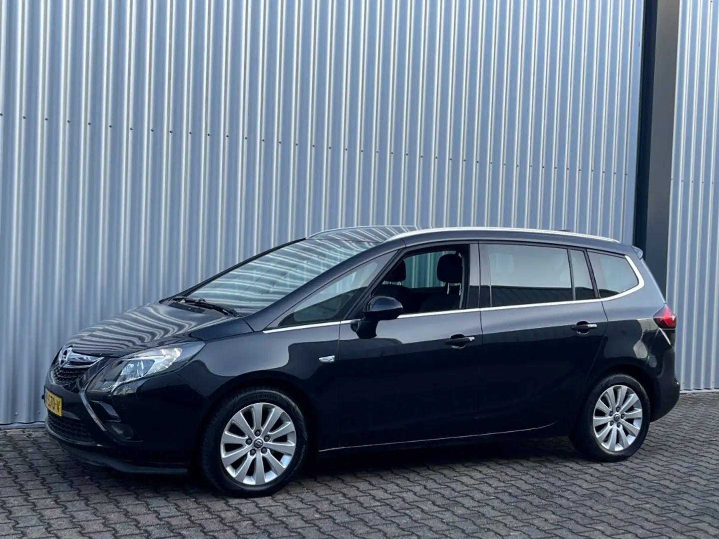 Opel Zafira Tourer 1.4 Innovation 7 Pers | Navigatie | Achteruitrijca Schwarz - 2