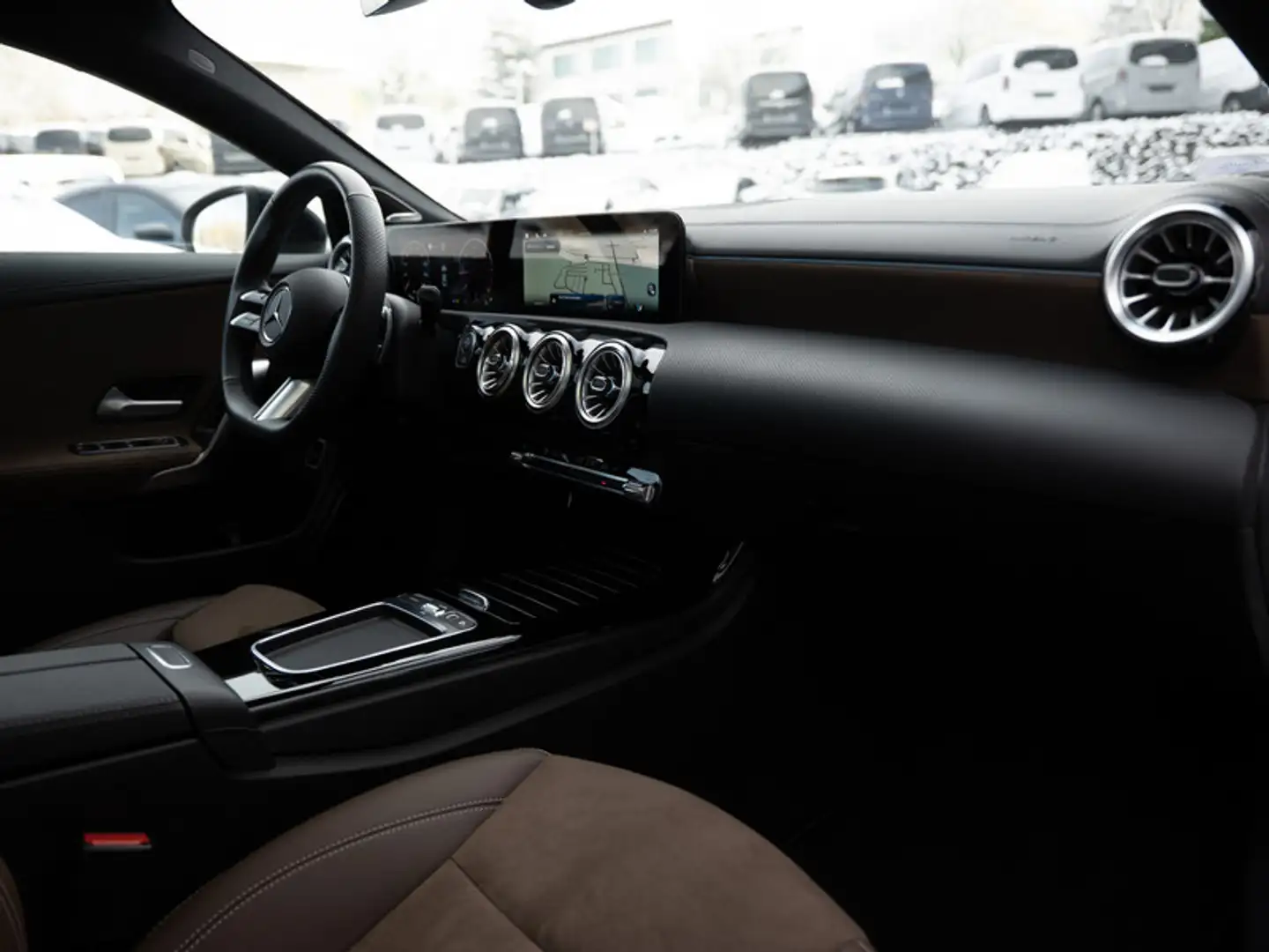 Mercedes-Benz CLA 220 d AMG-Sport/MLB/Pano/Burm/Distr/Totw/19" Weiß - 2