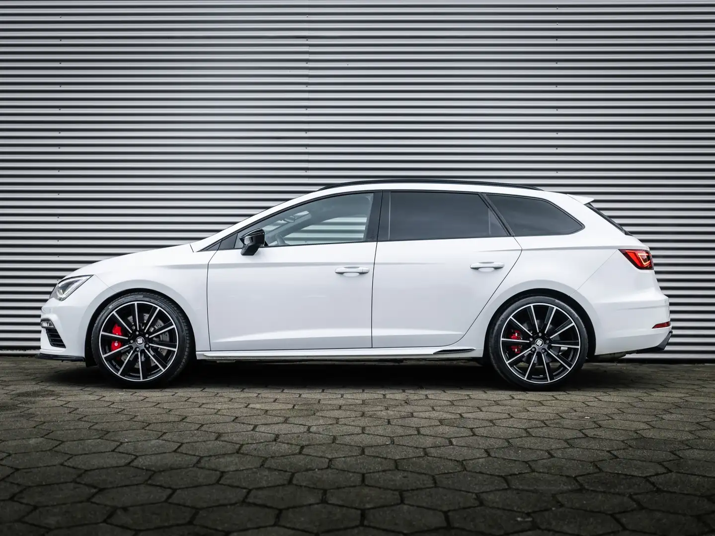 SEAT Leon ST 2.0 TSI CUPRA 300 4DRIVE PERFORMANCE PANO BREMB Blanc - 2