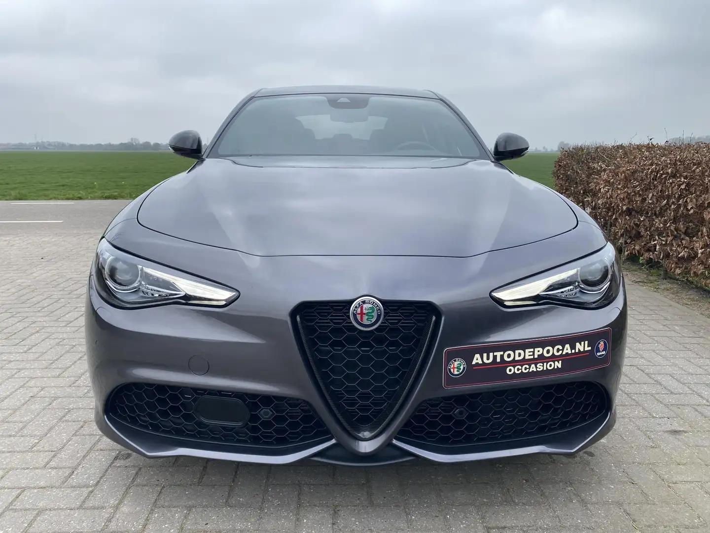 Alfa Romeo Giulia 2.0 T Veloce Ti AWD Coming soon! - 1