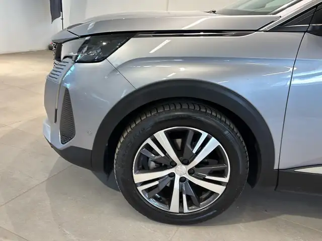 Peugeot 3008 view 8