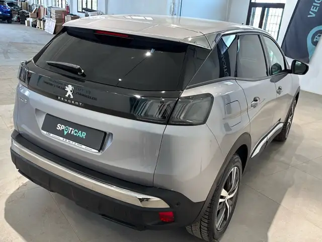 Peugeot 3008 view 4