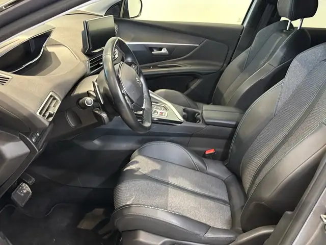Peugeot 3008 view 9