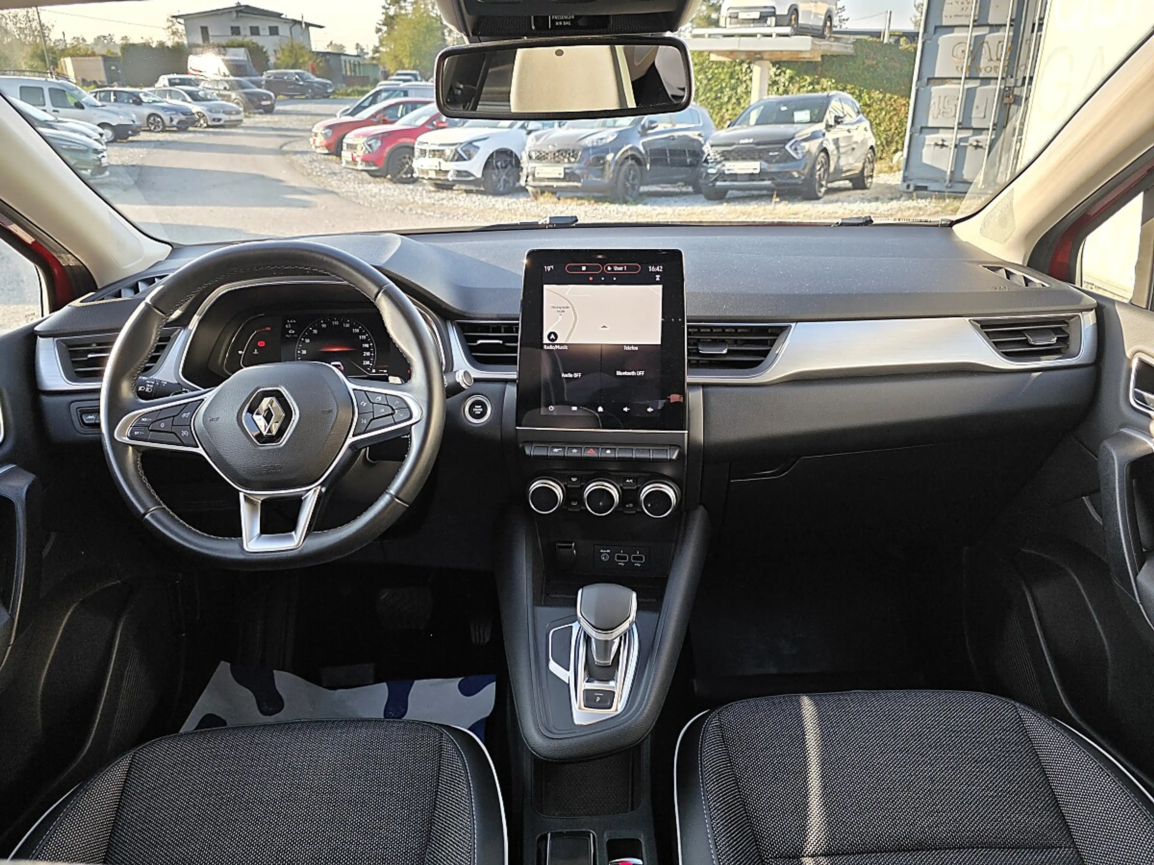 Renault Captur 130 Edition One — photo 11