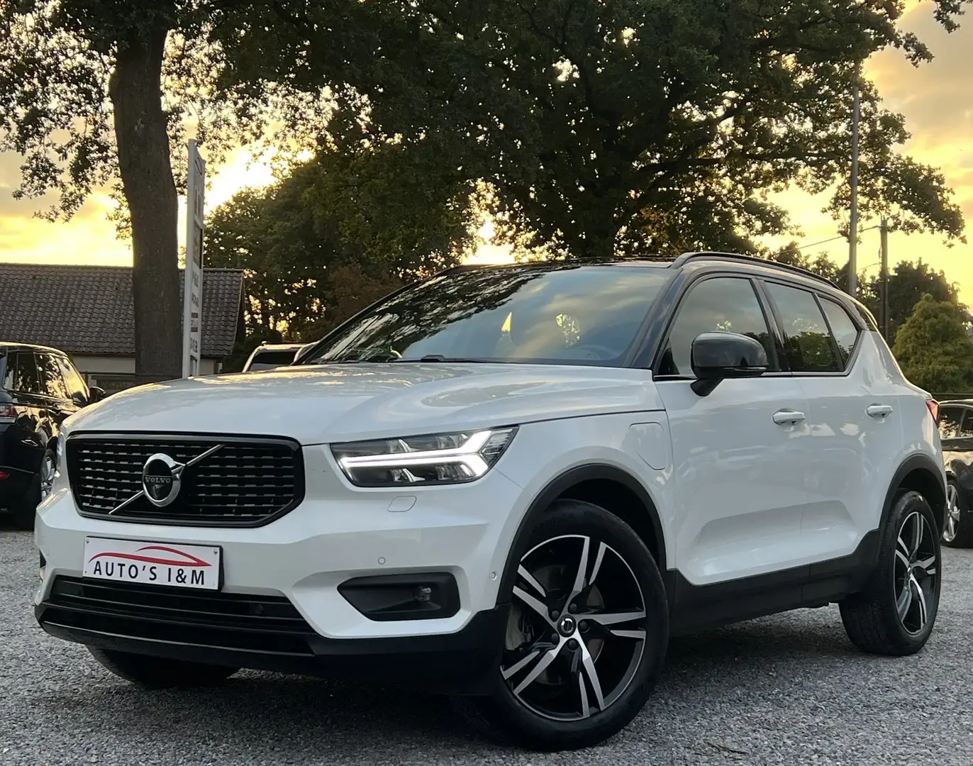 Volvo XC40 T5 Recharge R Design Plug-in BTW Pano LED Garantie Blanc - 1