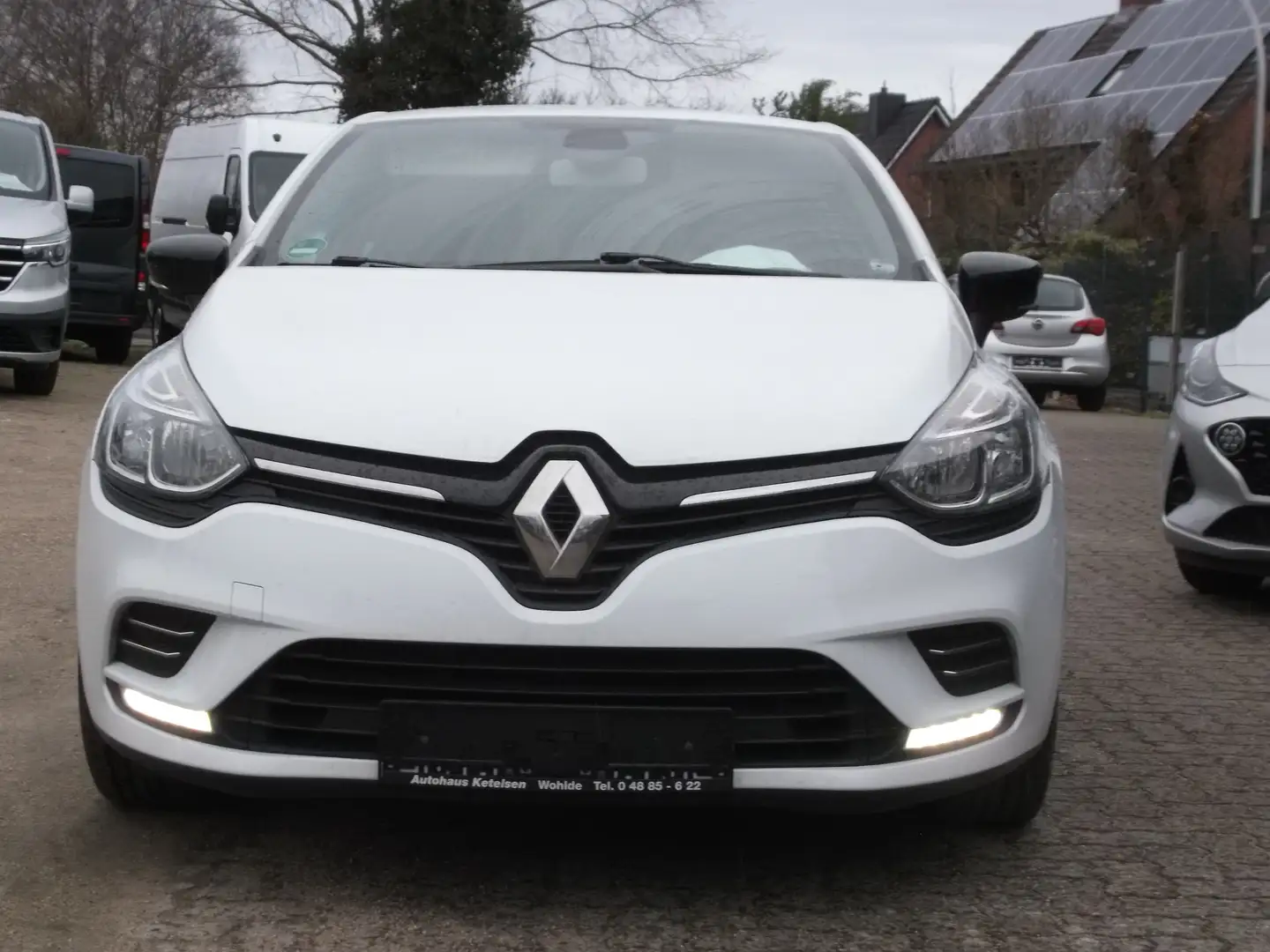 Renault Clio Limited - 1