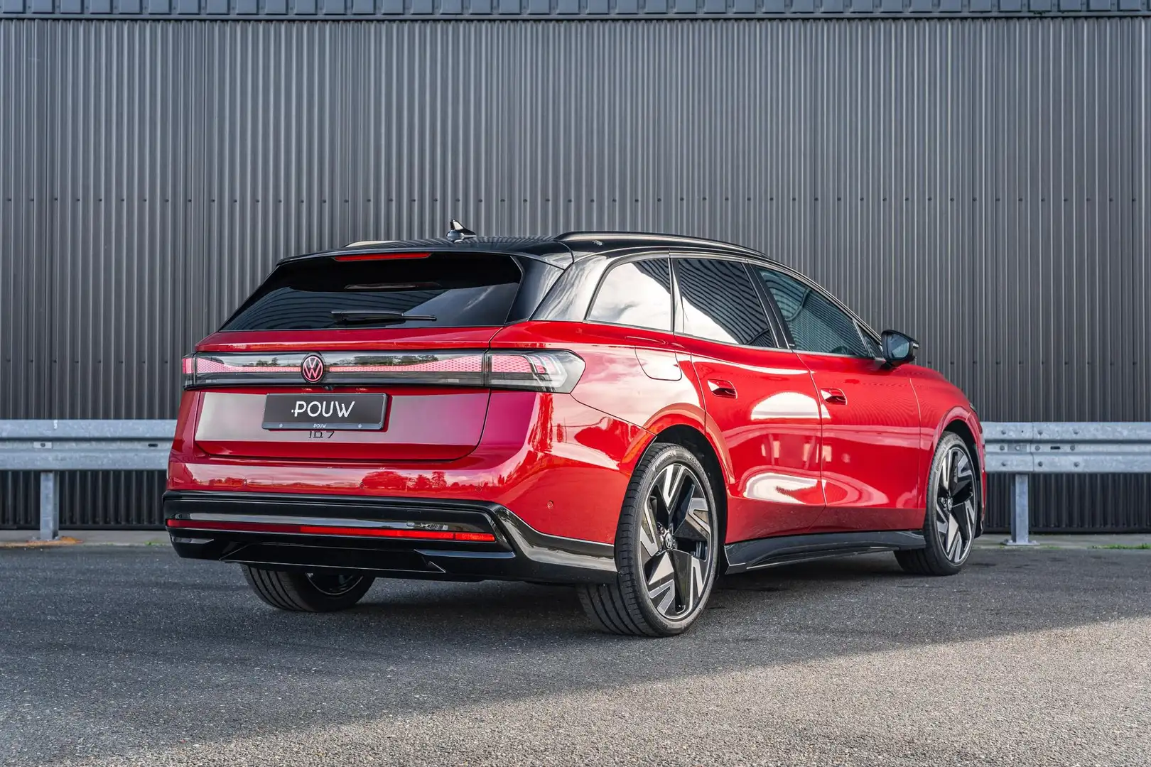 Volkswagen ID.7 Tourer 286pk Pro Limited Edition 77 kWh | Black Ed Rood - 2