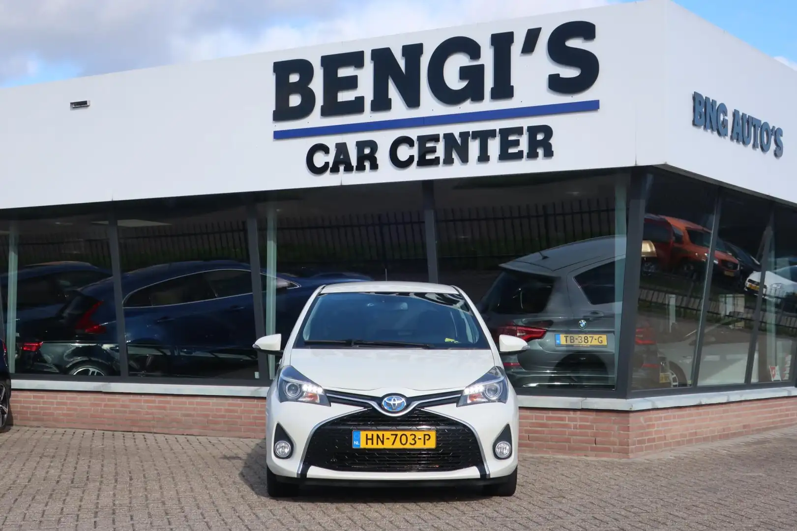 Toyota Yaris 1.5 Hybrid Dynamic 2e EIG_LED_KEYLESS_CAM_NAVI_16- Wit - 2