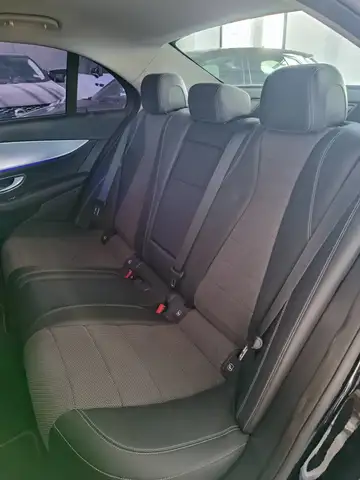 Mercedes-Benz E-Class view 9