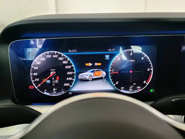 Mercedes-Benz E-Class view 14