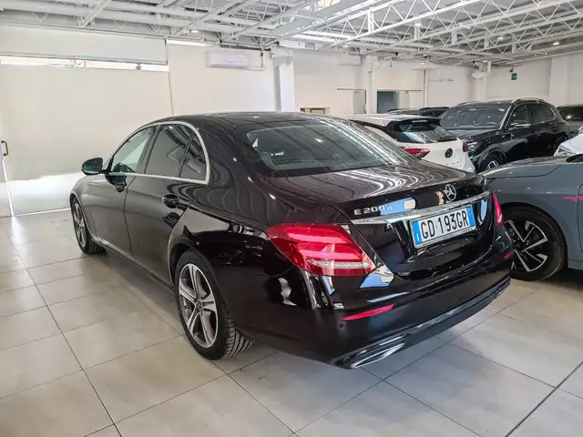 Mercedes-Benz E-Class view 4