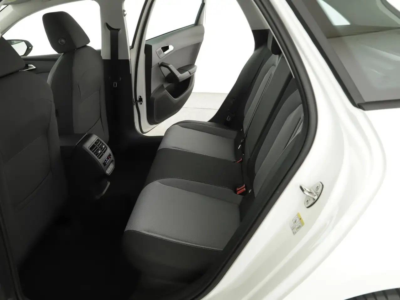 SEAT Leon 2026 — фото 13