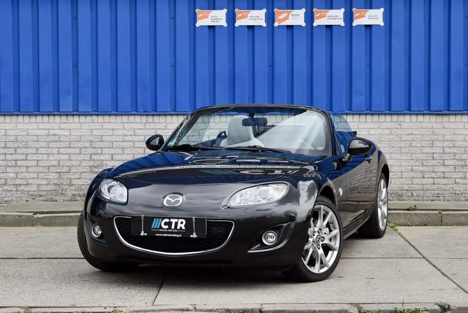 Mazda MX-5 1.8 Kaminari Zwart - 1