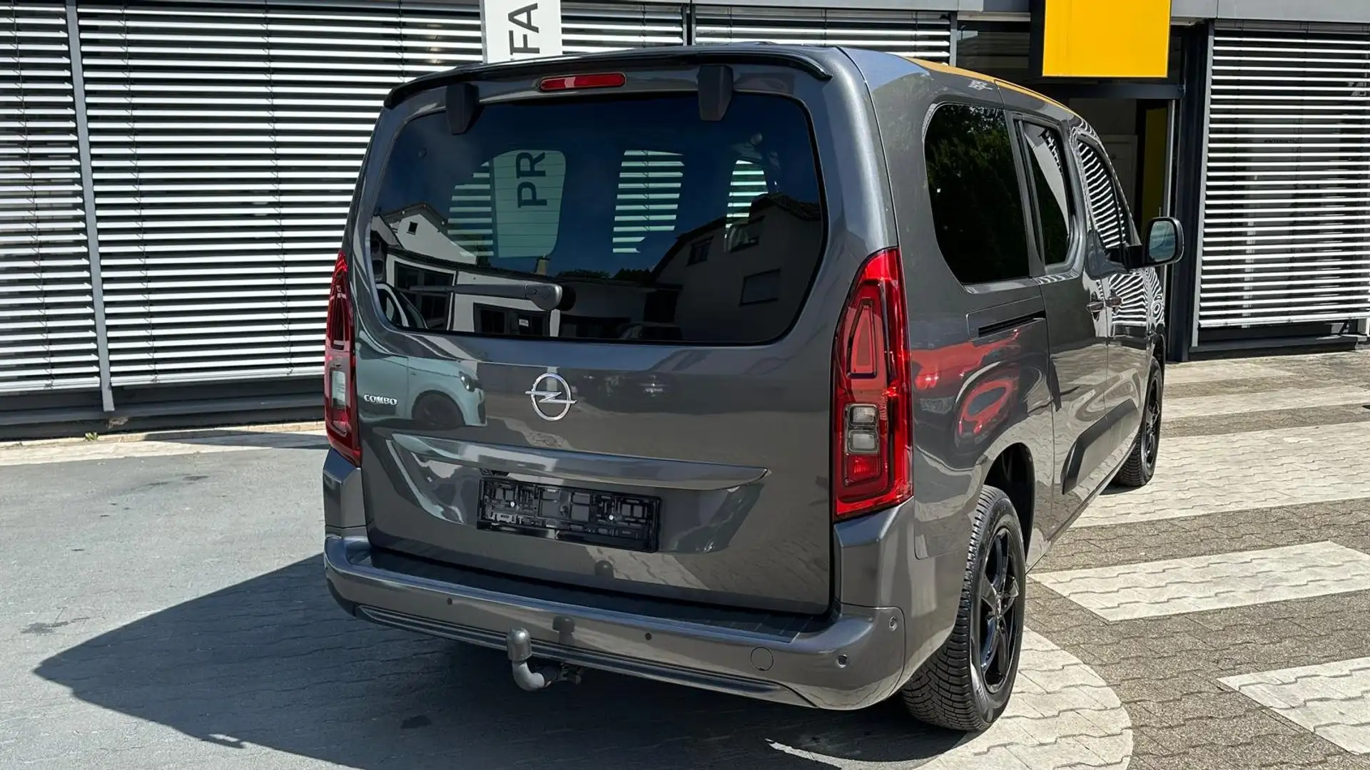 Opel Combo Elegance 130 Grau - 2