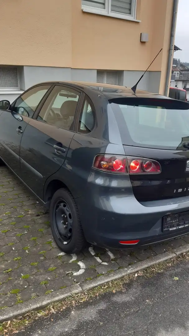 SEAT Ibiza Ibiza 1.4 16V Comfort Edition Grau - 2