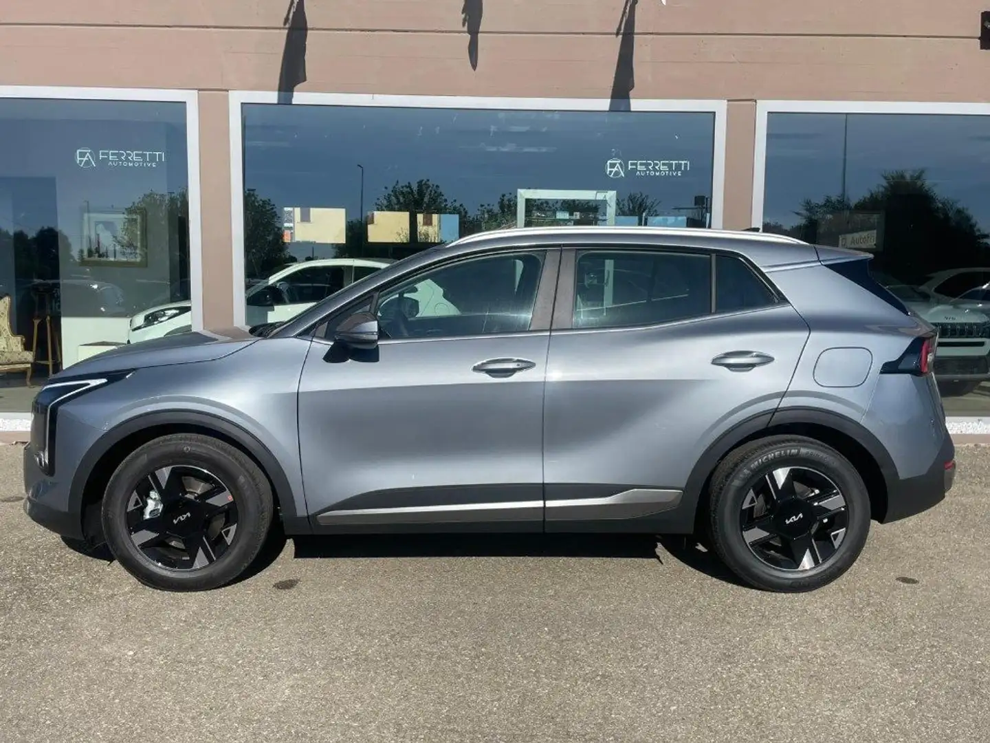 Kia Sportage 1.6 CRDi MHEV DCT Style Grau - 2