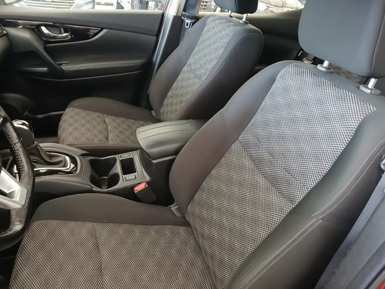 Nissan Qashqai снимка Nissan Qashqai