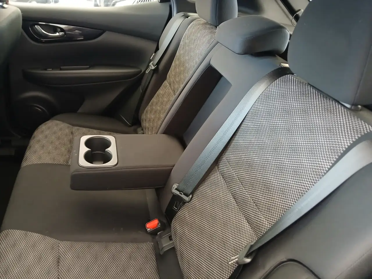 Nissan Qashqai снимка Nissan Qashqai