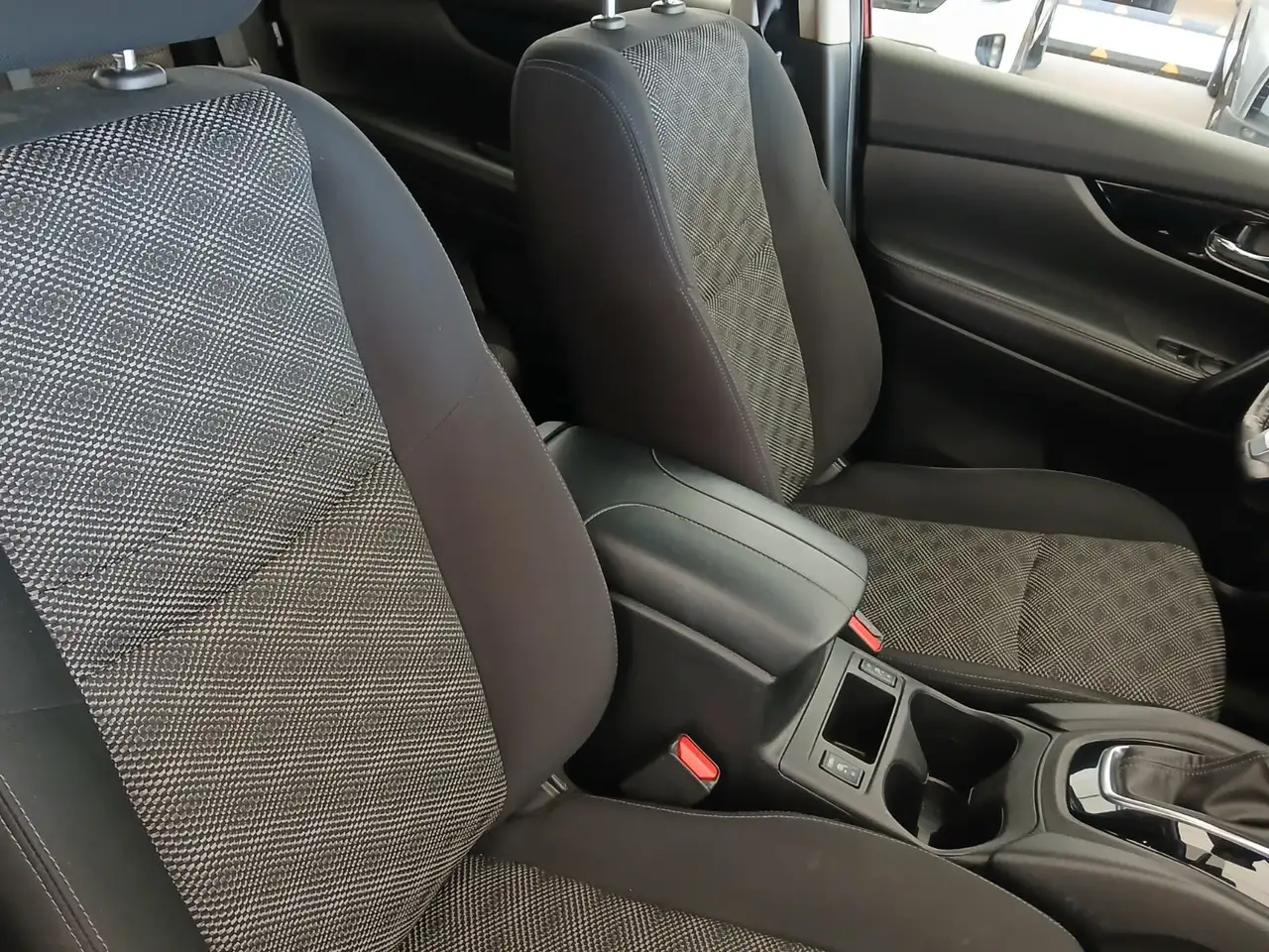 Nissan Qashqai снимка Nissan Qashqai