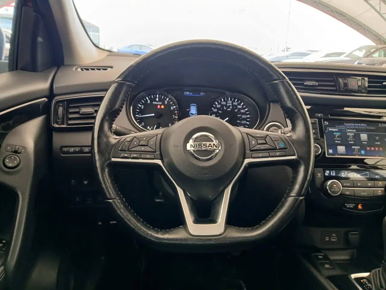 Nissan Qashqai снимка Nissan Qashqai