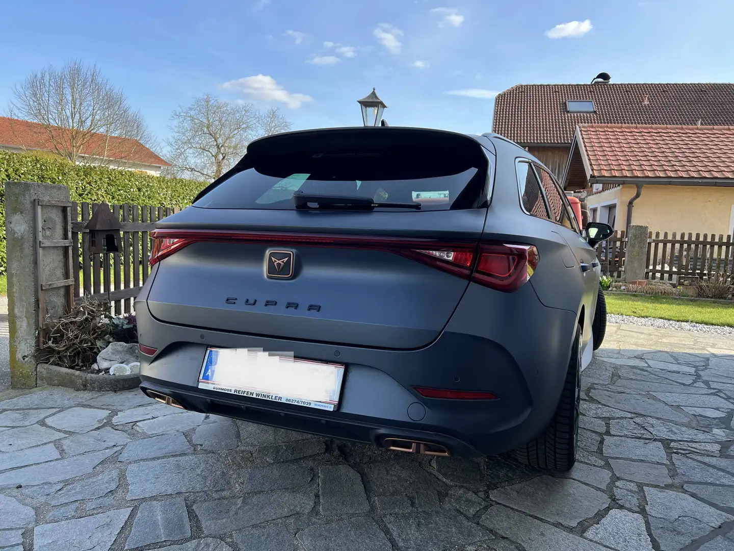 CUPRA Leon Leon SP Kombi VZ 1,4 TSI eHybrid 245 DSG Grau - 2