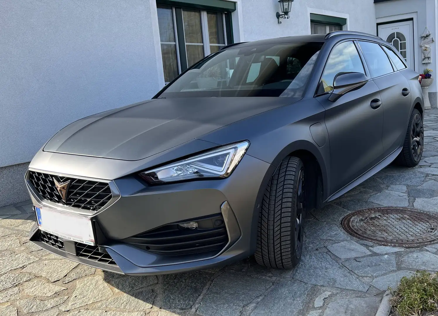 CUPRA Leon Leon SP Kombi VZ 1,4 TSI eHybrid 245 DSG Grau - 1