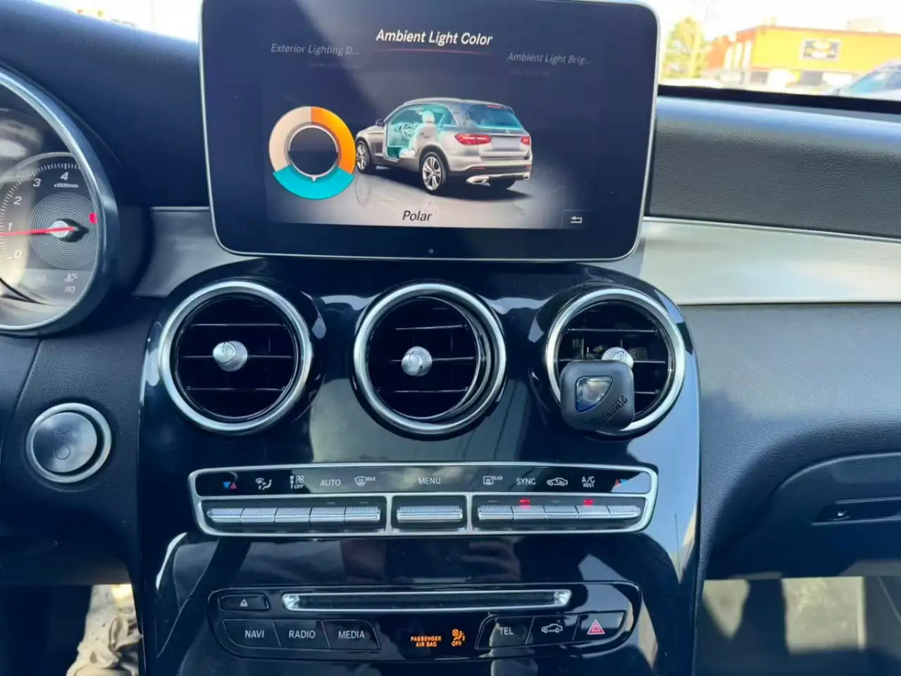 Mercedes-Benz GLC снимка Mercedes-Benz GLC