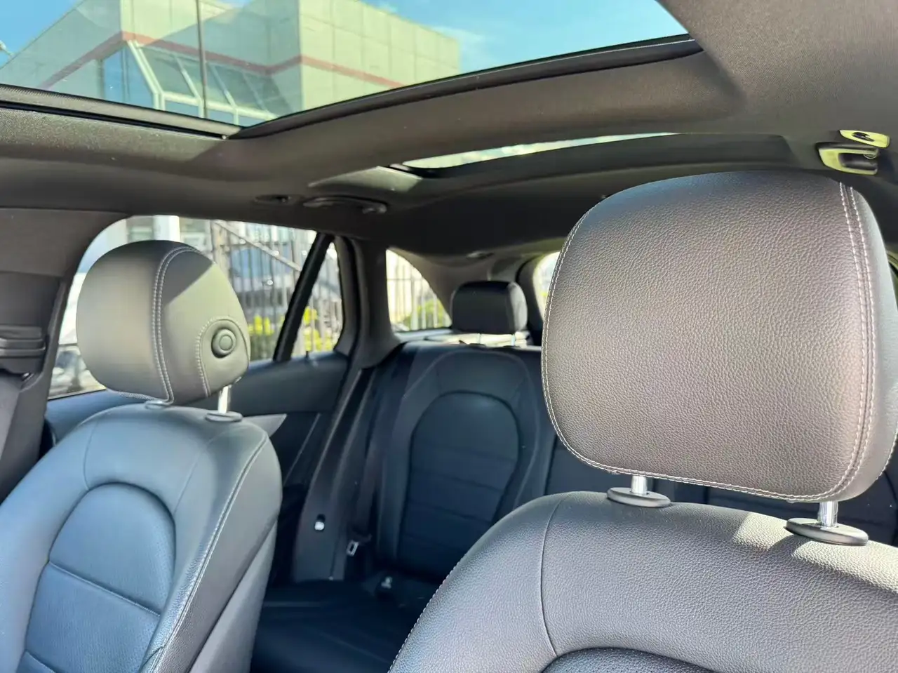 Mercedes-Benz GLC снимка Mercedes-Benz GLC