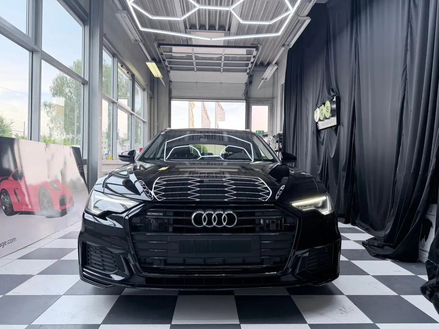 Audi A6 55 TFSI e quattro sport Schwarz - 2