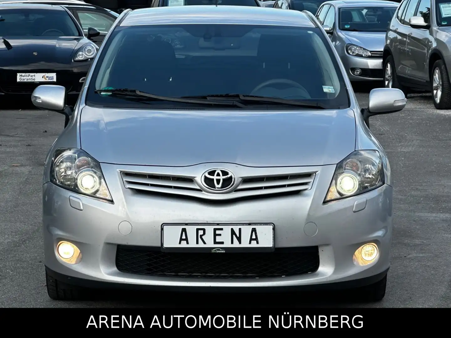 Toyota Auris 2.2 D-CAT Silber - 2