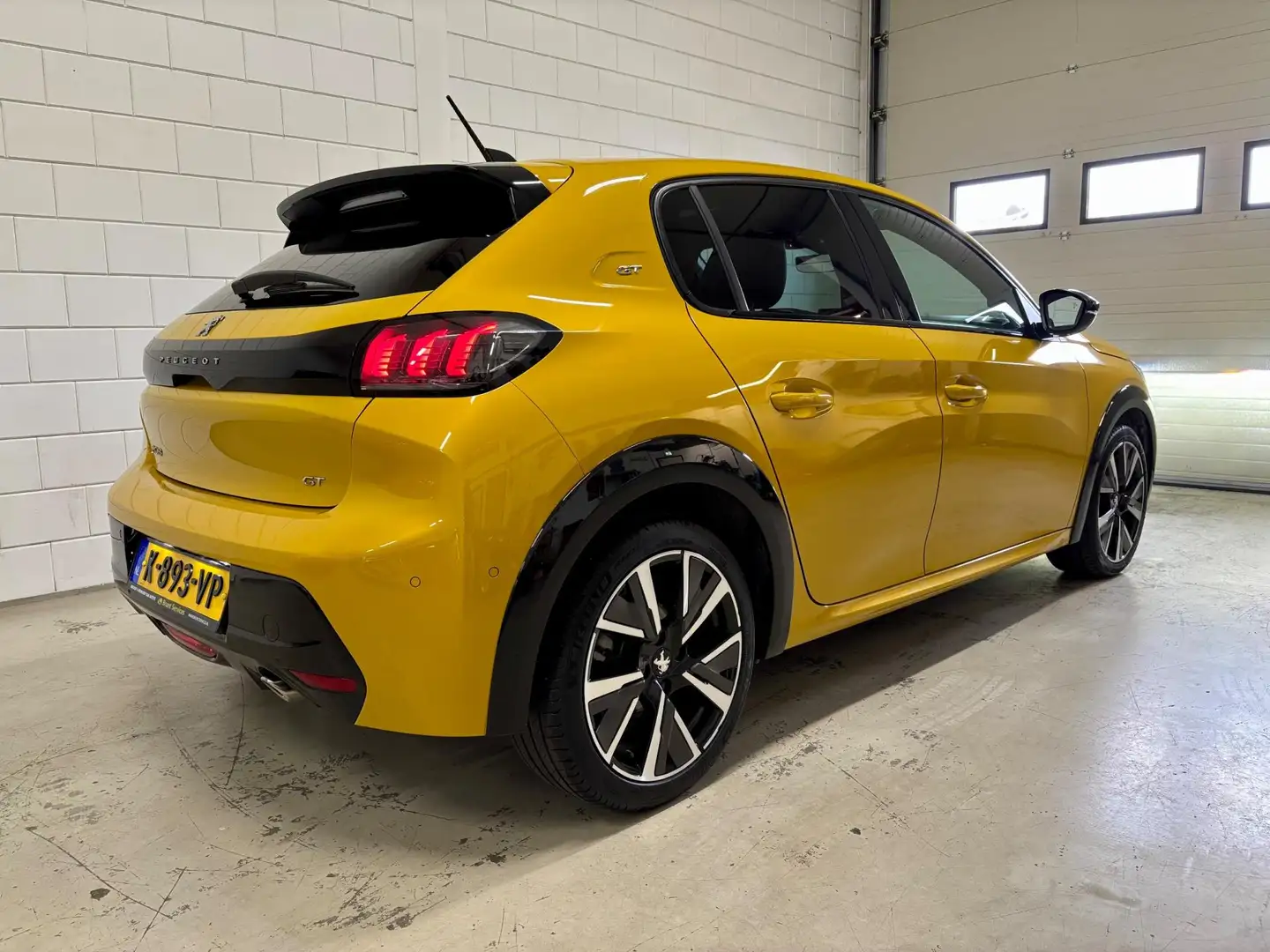 Peugeot 208 1.2 PureTech GT Line Bj.21|Panodak|Camera| Leer|VO Geel - 2