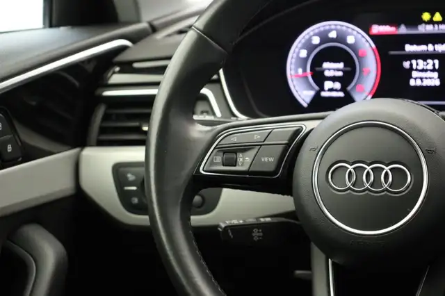 Audi A4 view 22