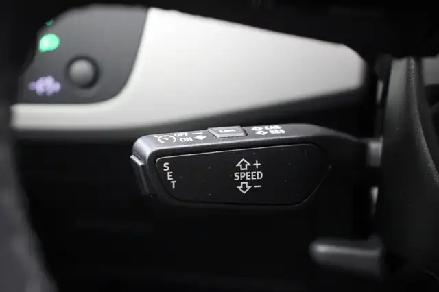 Audi A4 view 26