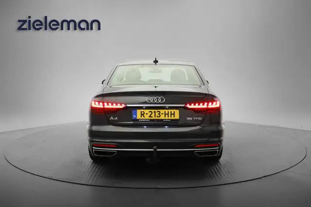 Audi A4 view 18