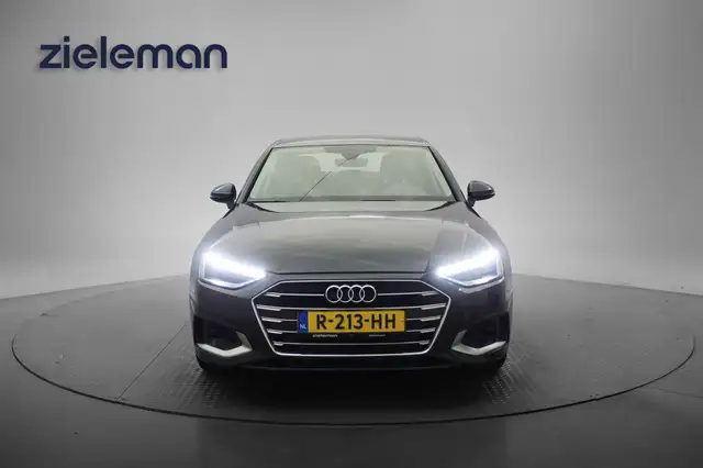 Audi A4 view 15