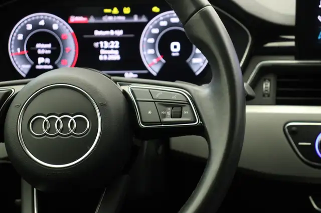 Audi A4 view 23