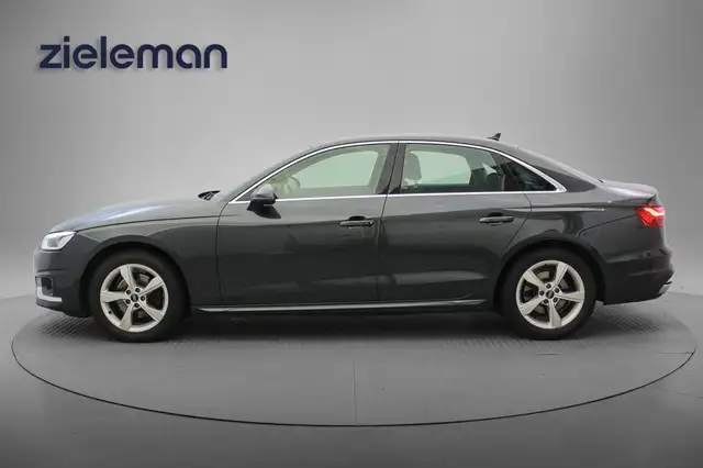 Audi A4 view 19