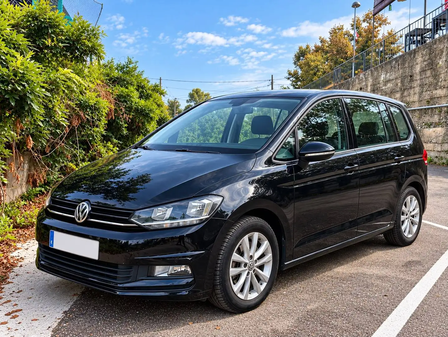 Volkswagen Touran Edition Touran 1.2 TSI BMT Edition 81kW Negro - 1